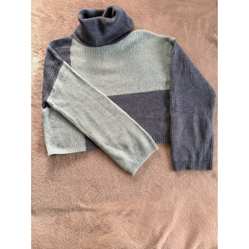 Wild‎ Fable Color Block Turtleneck Sweater Blue Mint Size S Cropped